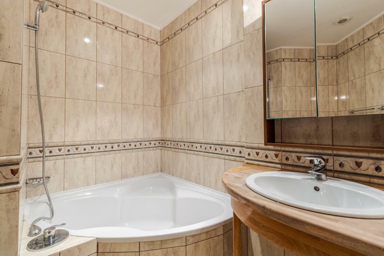George Apartment Lviv Ngoại thất bức ảnh