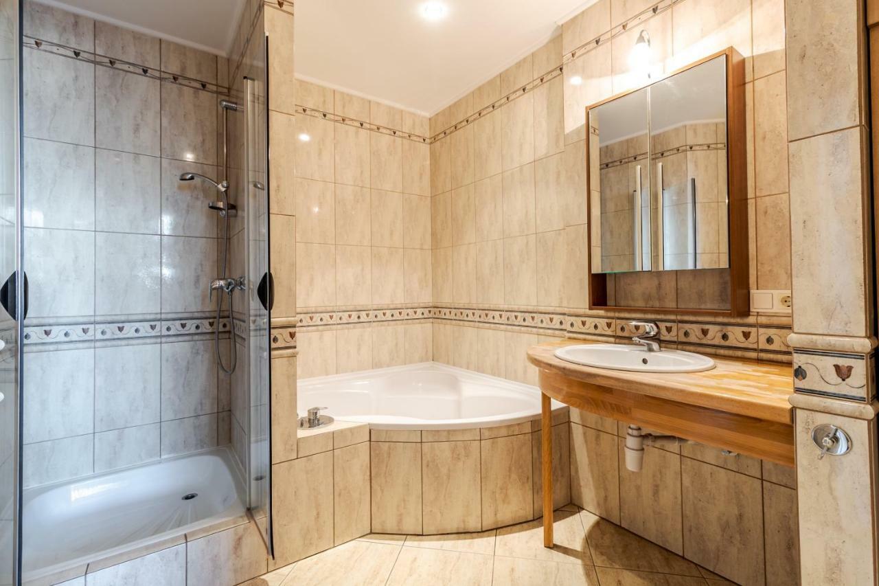 George Apartment Lviv Ngoại thất bức ảnh