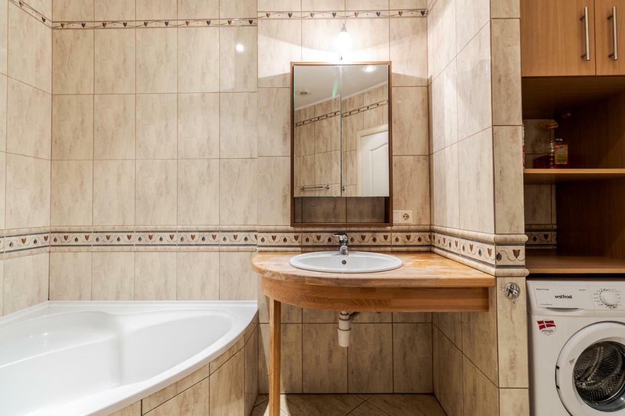 George Apartment Lviv Ngoại thất bức ảnh